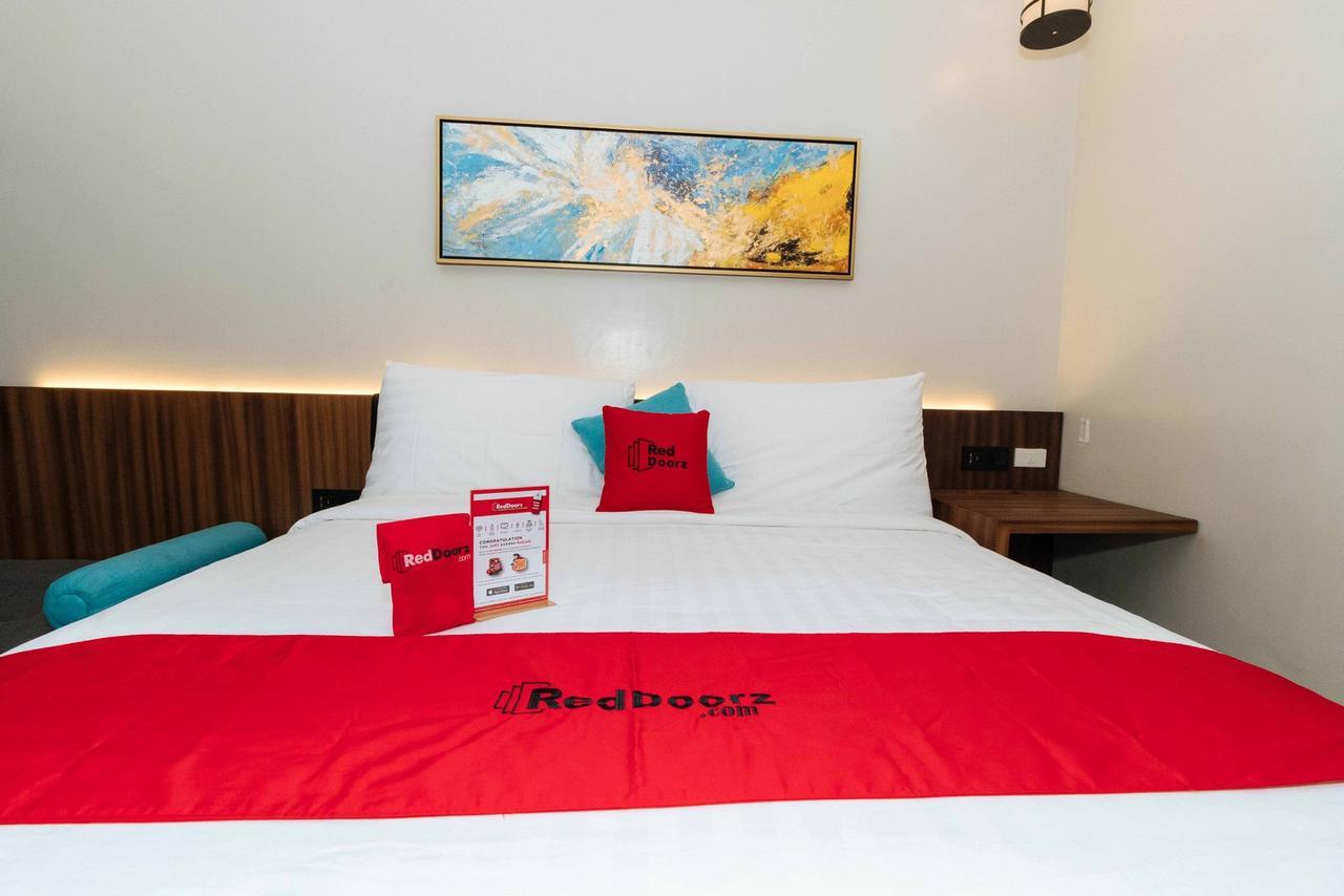 Hotel Reddoorz Premium Near Ust Hospital Manila Esterno foto
